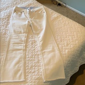 Vineyard vines white jeans